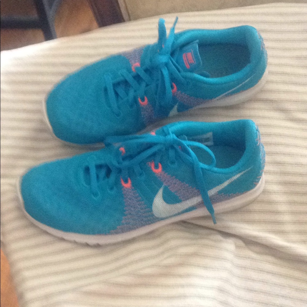 Size 7.5 Nike fury